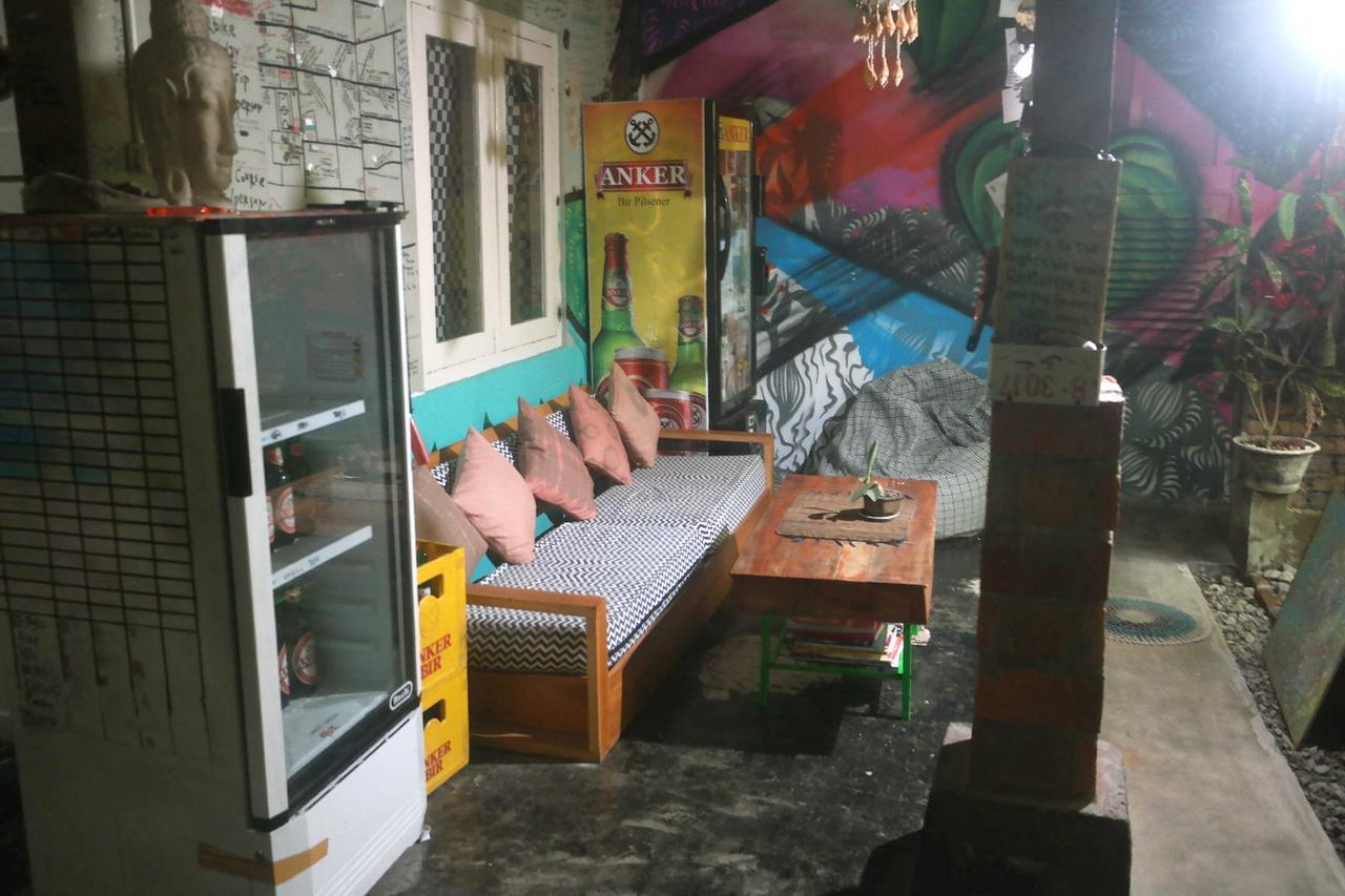 Abrakadabra! Artbnb Джок'якарта Екстер'єр фото