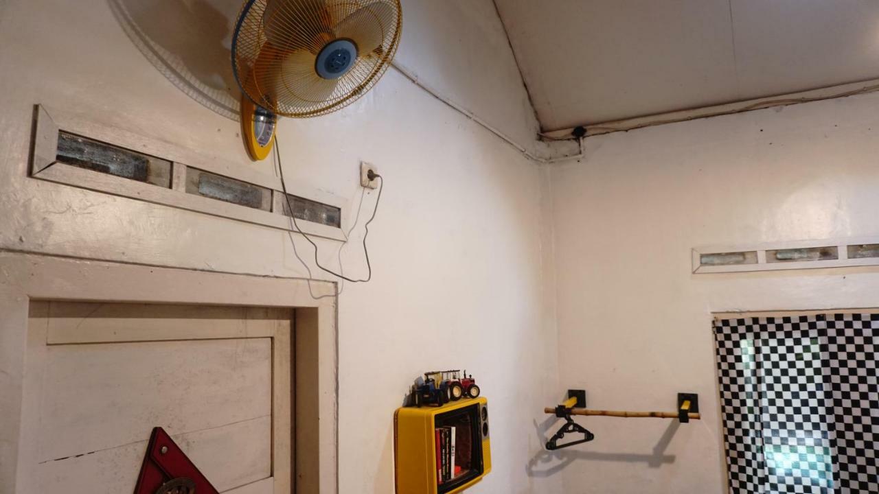 Abrakadabra! Artbnb Джок'якарта Екстер'єр фото