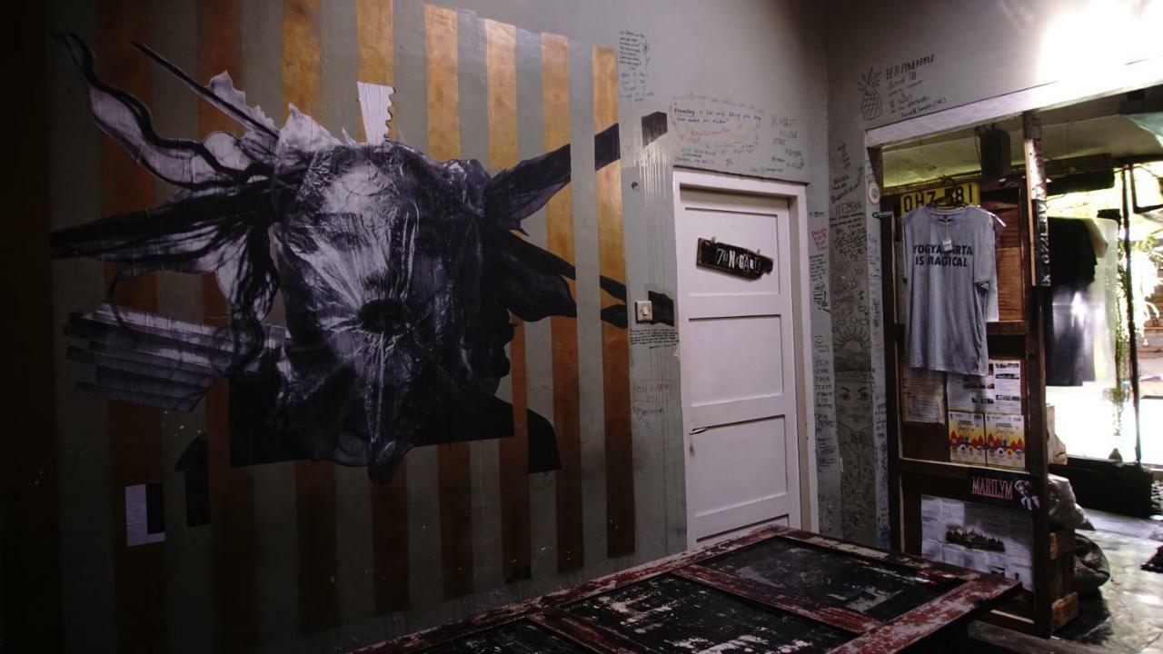 Abrakadabra! Artbnb Джок'якарта Екстер'єр фото